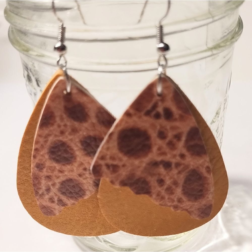 Faux leather dangle earrings teardrop New d71